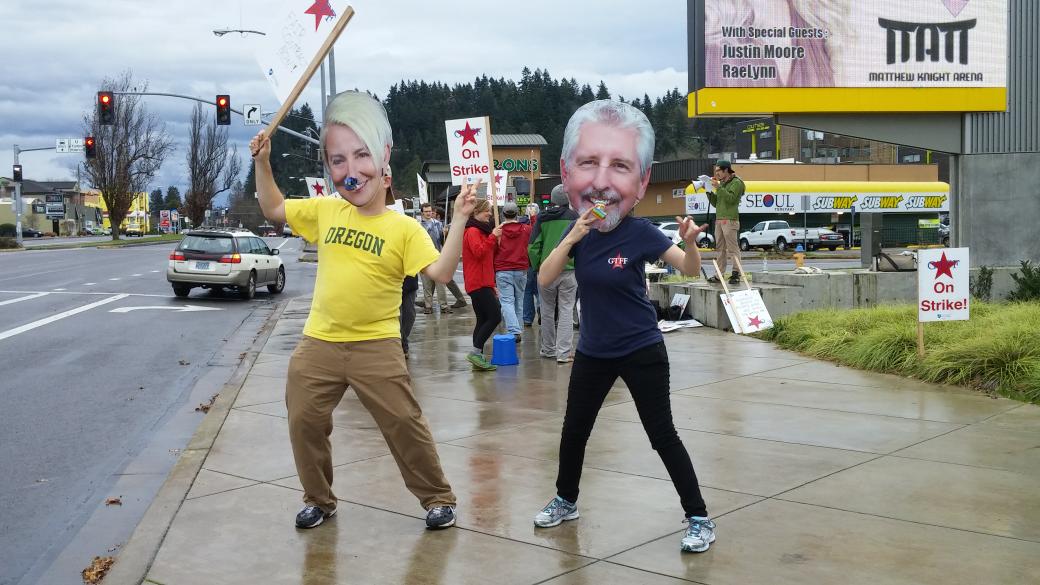 GTFF_3544's tweet photo. See you at the noon rally in front of Matt Knight! #GTFF3544 #UOstrikes #GoDucks #1u http://t.co/4PnBiahw4D