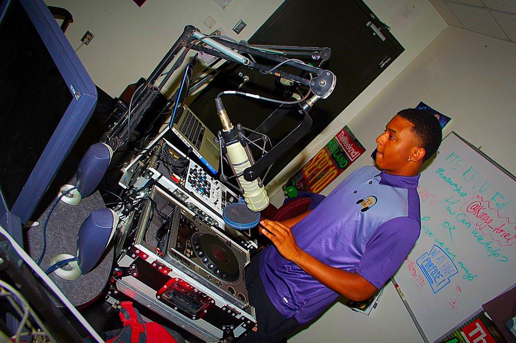 PVUKnoRadio's tweet photo. #pvuknoradio #2015takeover #JustWaitOnIt http://t.co/Lipdc820IU