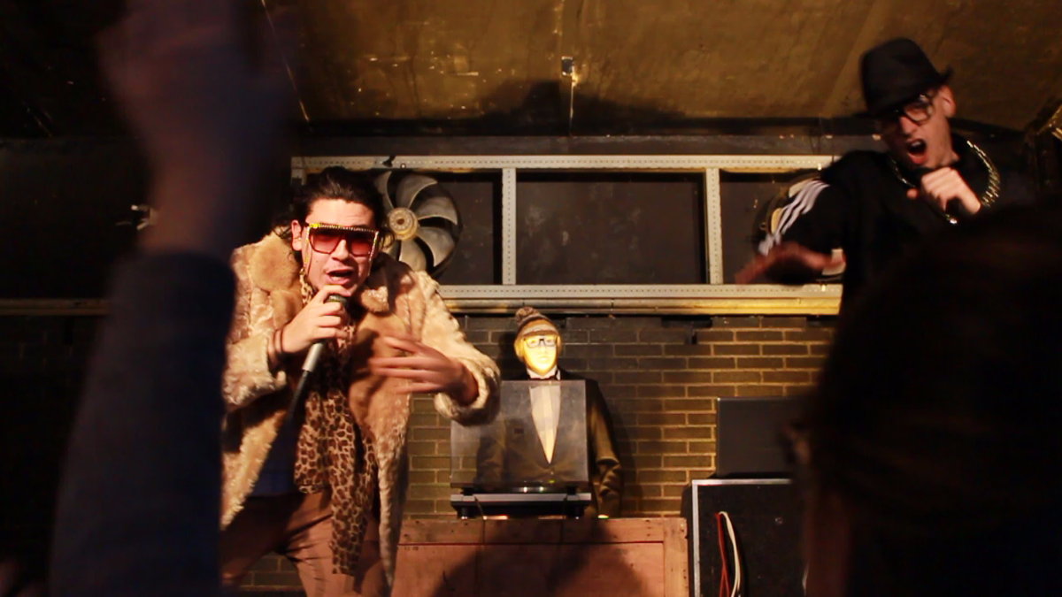 _AmigoGringo's tweet photo. Jah Toch?
Amigo Gringo - Dansen Now
De videoclip!
http://t.co/AwexzKXSTt http://t.co/jo8xMkZB79