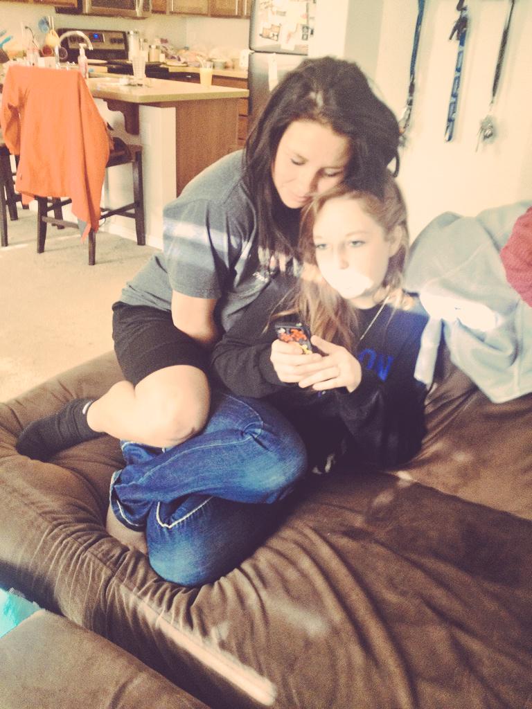 evstokes96's tweet photo. That special roommate bond at the 501 @hydropower5 @jaycie_lynne @LadiesOf501 http://t.co/Fhbh61IGko