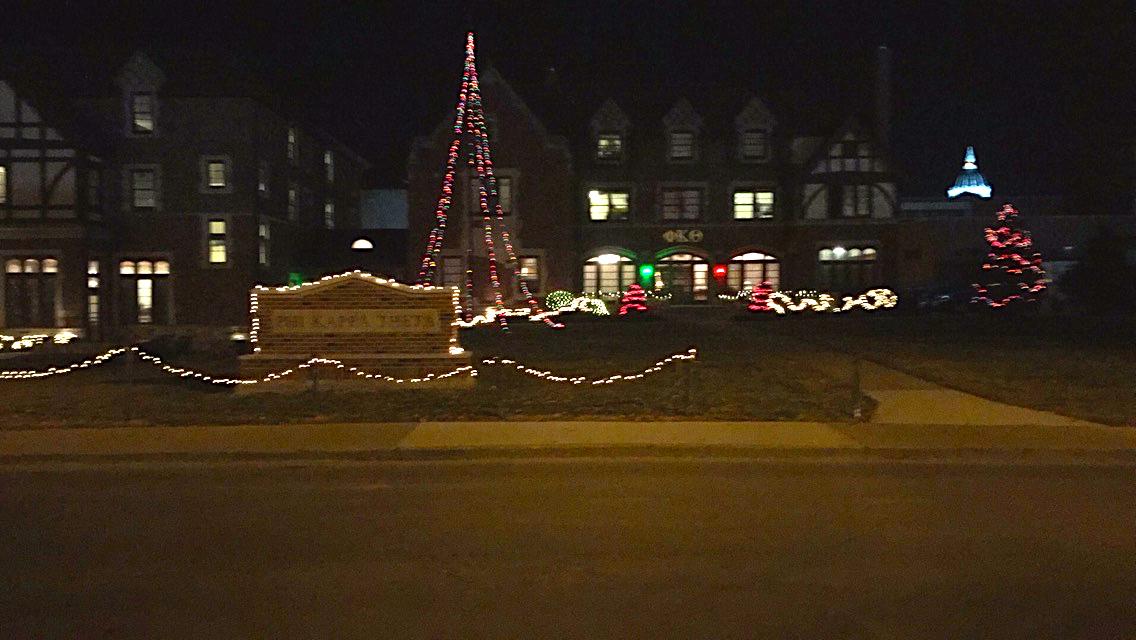 #HolidayLightsCompetition Retweet for <a href="/PhiKaps_Mizzou/">Phi Kappa Theta</a>