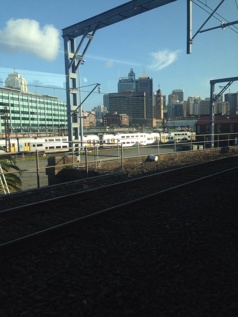 NurseCleo's tweet photo. Train stuck at TownHall- fun delays @cityrailfail @shittyrail http://t.co/l713RdB6uB