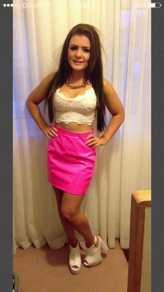 harrysdf727's tweet photo. Loron #2 #teen #chav #slag @legsmann @ChavLover1 @Chavgirls http://t.co/QLY2qHy8Ok