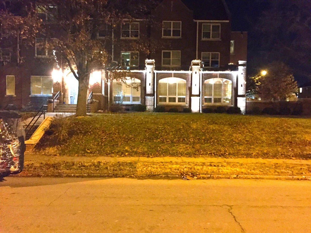MizzouIFC's tweet photo. #HolidayLightsCompetition Retweet for @mizzousigep http://t.co/cLEKgKw4D6