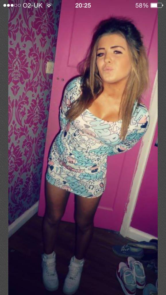 harrysdf727's tweet photo. Loron #teen #chav #slut http://t.co/QIfXicOI3x
