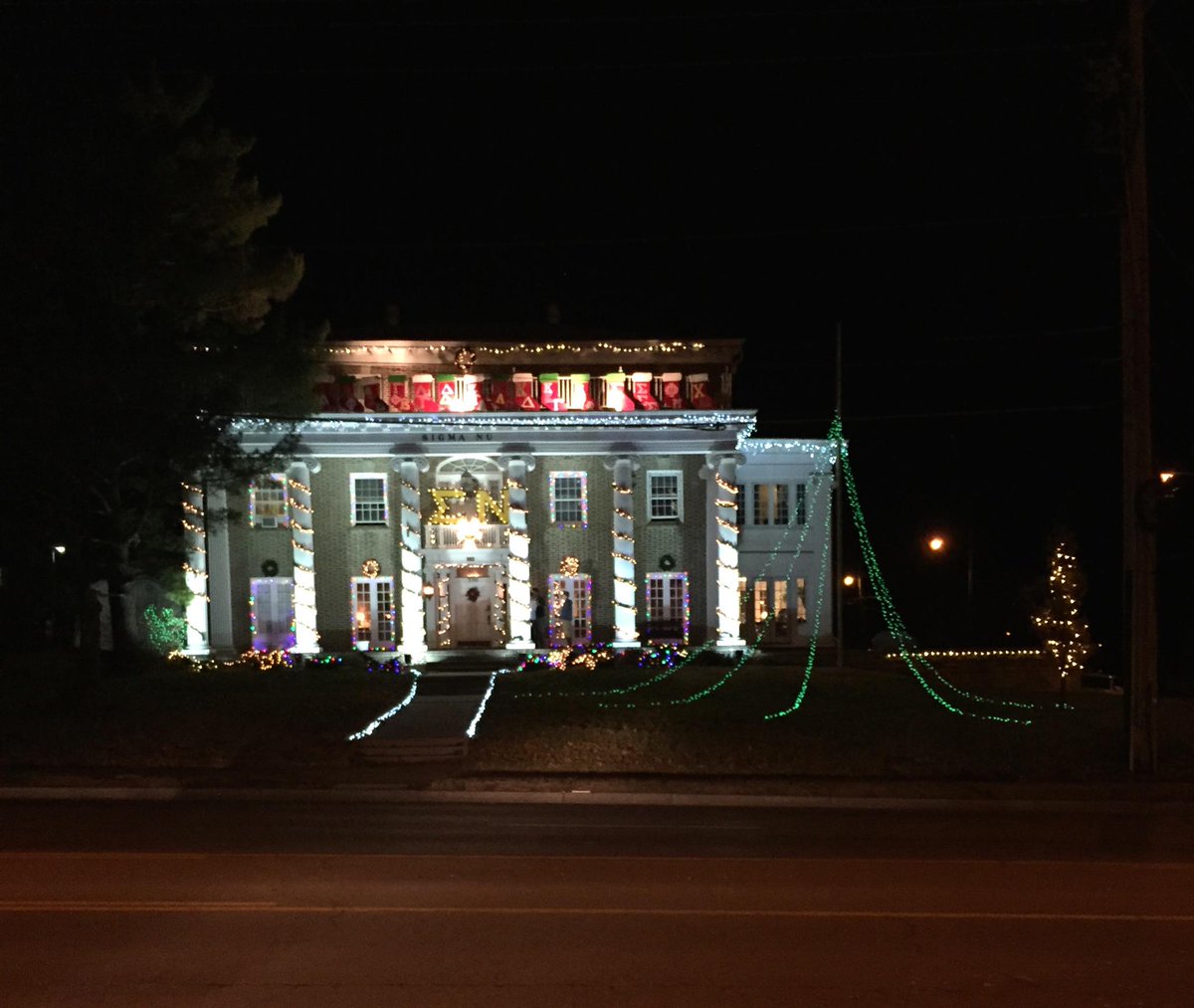 #HolidayLightsCompetition Retweet for <a href="/MizzouSigmaNu/">Sigma Nu</a>