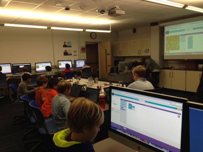 mrdejesus4's tweet photo. Creating lines of code with 2nd grade programmers #tsbhourofcode #hourofcode http://t.co/QeDWDTwAeV