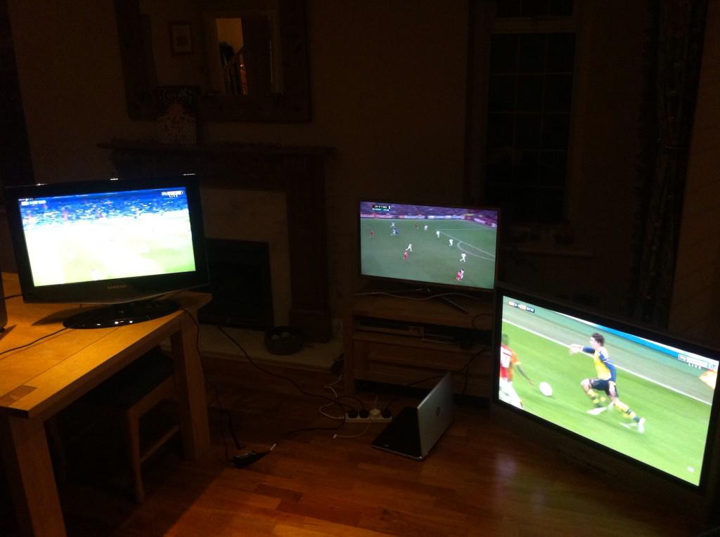 charliekingy's tweet photo. The only way to watch champions league #setupLADS http://t.co/ClsWDVmgpm