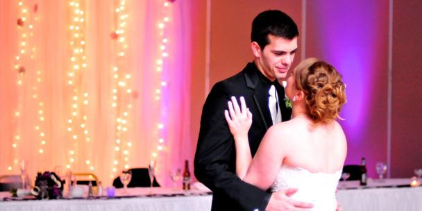 GatheringGuide's tweet image. The winter #holidays are just around the corner! #wedding #decor ideas using twinkle lights: weddings.gatheringguide.com/ac/wedding-par…