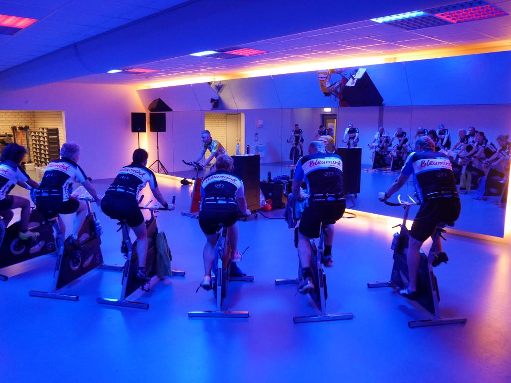 MBC_XTRAIL's tweet photo. Onze eerste spinning sessie @OHCWarnsveld ! http://t.co/NzkyLDU0iI