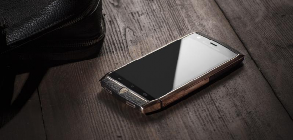 NarcoBuzz's tweet image. 88 Tauri ,Lamborghin Smartphone.. 5000 euros ! #Techluxe #Lader #Luxe #Lamborghini #Narcobuzz
goo.gl/jKTH3W