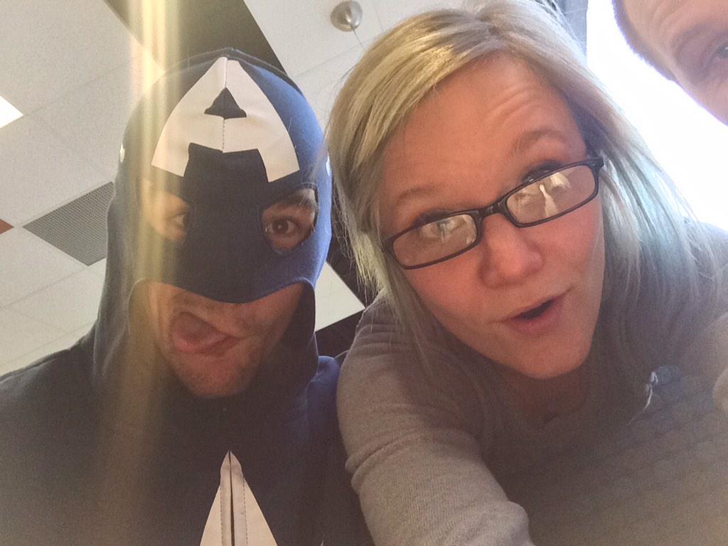 LittleFace_21's tweet image. @GirlsThatCode just doing some IndexDB with #CaptianAmerica