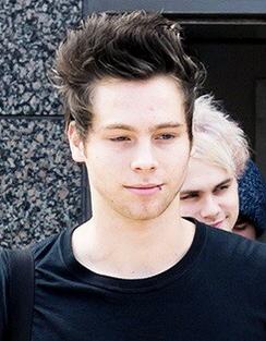 #Imagine @IoncIy 
"Shelby finally got like to die his hair!" 
Michael tweets.
"Yeah, yeah. Only for my babygirl."