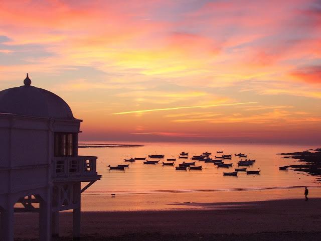 CarnavalCadizTV's tweet photo. Para subir al cielo, me quedo en Cádiz que es más bonito... http://t.co/9NnzjYc8px