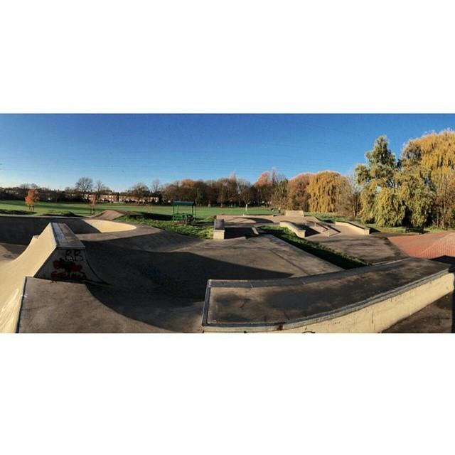 MaverickSkate's tweet photo. VERY cold Clifton Skatepark photo by @sam_pownall #maverickskateparks #buildmoreskateparks #skatelife #nottingham... http://t.co/vgOoSTlBpw