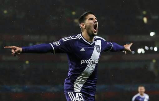 PieterHoogewys's tweet photo. Mitrogoooaaaaalll!!! He did it again :-D!!! #dorand #coym #weareanderlecht http://t.co/nsmkaAvOuu