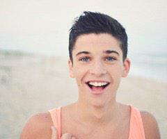 NateRpgSBR's tweet photo. Il est hétéro.( sauf exceptions), il a 18 ans. Il viens D'Orlando. http://t.co/qjEenooNM2