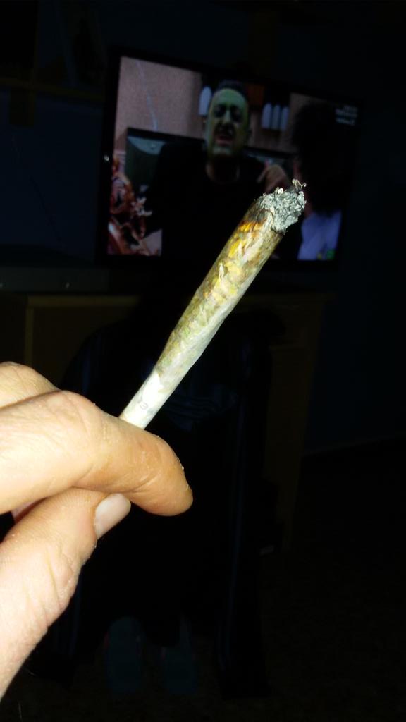 Gambiniko's tweet photo. Buenas noches viciosillos 😄 que descanseis y soñeis con cogollitos #pulmonOff #mañanamasymejor 😴😴😴😴😴 http://t.co/XaRUauyavF
