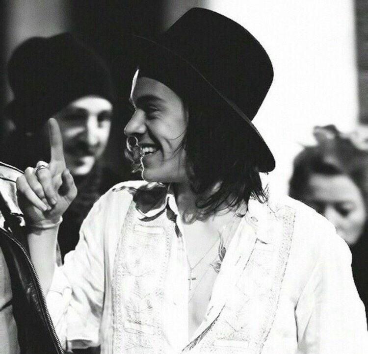 1DFansForLife's tweet image. 😇😇😇