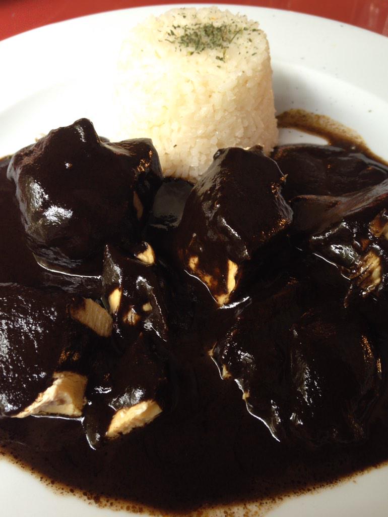 SrFoodie's tweet photo. Mole negro de Oaxaca @Corazon_Oax ideal para acompañarlo con un mezcal de barril http://t.co/uaGSKkLLdH