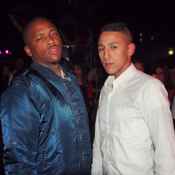 sond926's tweet photo. Last night with the real @YG dans le carré VIP 🔥🔥🔥✋
#VIP
#USCONNEXION
#YG #VIPROOM
#MyNiggaMynigga
#ONEDESIGN 👊👊👊 http://t.co/TLAEEvVYwD