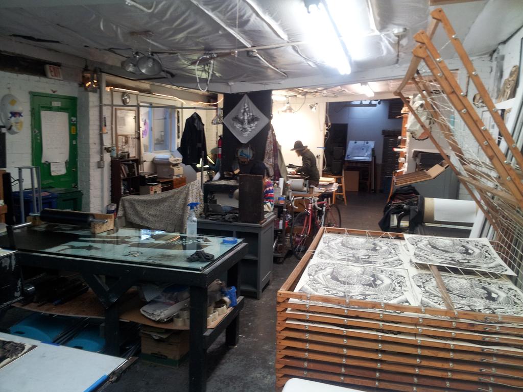 Flight64Studio's tweet image. Full house at the print studio today! #pdx