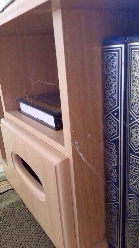 almzruei's tweet photo. صورة معبره 
لحال بعضنا
مع القرآن

قال تعالى : 
} وقال الرسول يارب إن قومي إتخذوا هذا القرآن مهجورا {
سورة الفرقان ٣٠ http://t.co/vOHuVSKn87