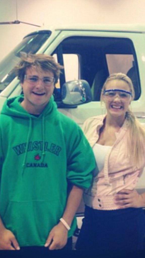 MartyFlyyy's tweet photo. Happy Birthday Bree! Thanks for being the best friend since the 8th grade! Hope you had the best day ever!!!! http://t.co/FUJuuXUUhM