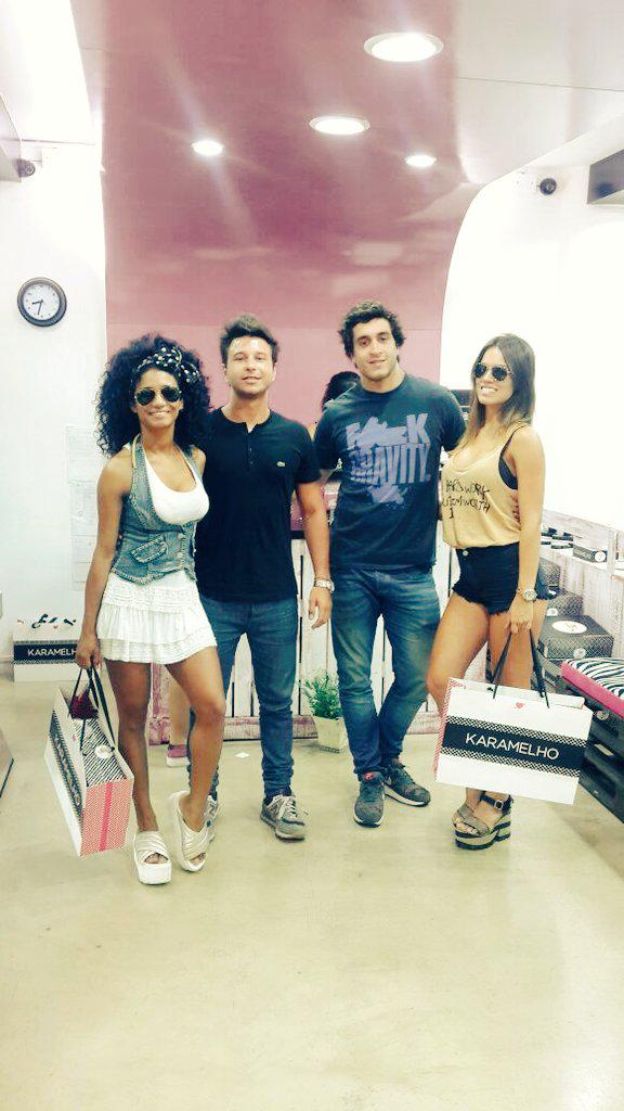 gerurteaga's tweet photo. Gracias por la buena onda @rocioroblesOK @katepma #karamelho @pablolunghi123 @AguData en @karamelhoOK http://t.co/atvMnayNEJ