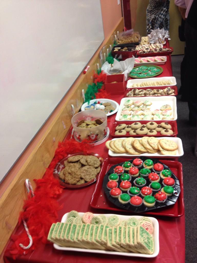 StarbucksArea53's tweet photo. WDN holiday open house cookie exchange! http://t.co/SdPF5nff56