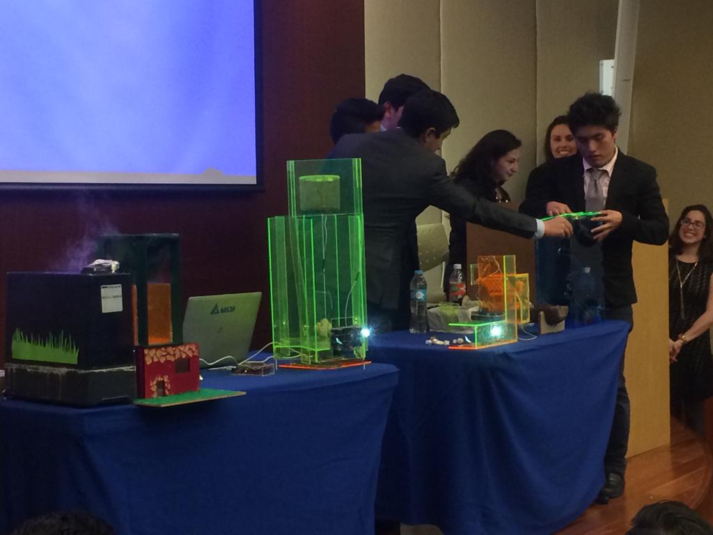 DuPontMexico's tweet photo. "México se producen 33millones de toneladas de basura, queremos inspirar a tirar la basura en su lugar" @FondoUnidoMx http://t.co/1sAn2jYpmg