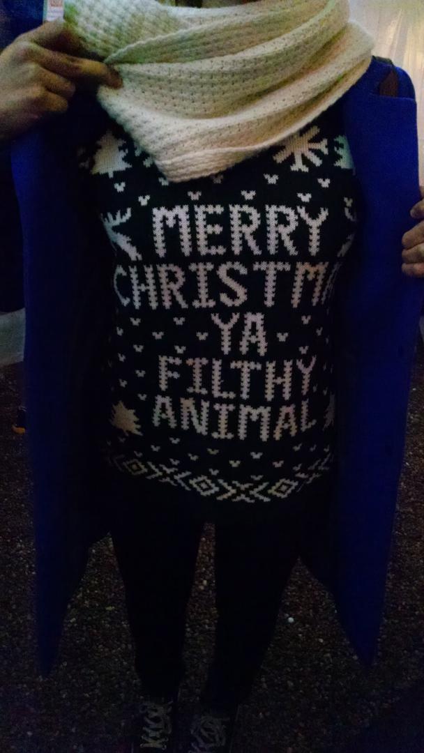 Now we're rollin' <a href="/HustleCatBoston/">HustleCat</a>. Chapin in da house w/best sweater so far <a href="/KOCatering_Pies/">KO Pies</a>. #HustleCat