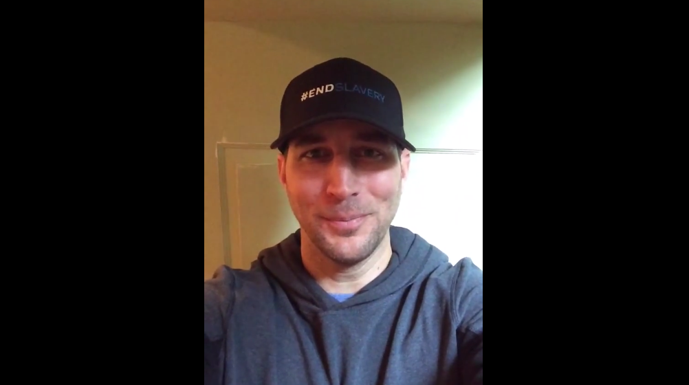 BleacherReport's tweet photo. VIDEO: Adam Wainwright forgives Broncos TE Julius Thomas for ruining his fantasy playoff team http://t.co/icRNPWr5Vk http://t.co/gU1f9R9sPA