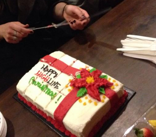 HIGHLINEvc's tweet photo. That HIGHLINE holiday cake is awesome, @IanGeraldKing! #SpeedToSeed http://t.co/GKXO6nuLXY