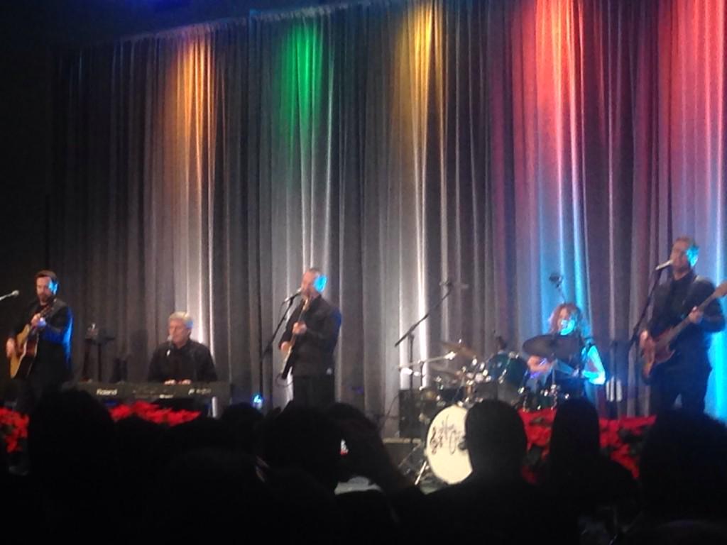 TechieAndre's tweet image. “@rlrog: That Harper, so hot right now! Lots of fun at the Christmas party! http://t.co/loCyAEfnhS”. Harper just rocked wagonwheel fm hootie