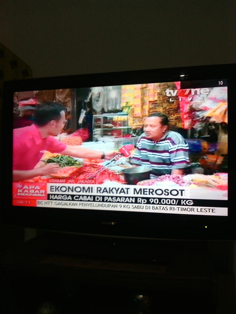 ayo lah rek.... orang <a href="/pasartanjungjbr/">Pasar Tanjung Jember</a>  juga tau semua kalo hasil bumi itu gak bisa di tentuin dari naiknya Bbm.