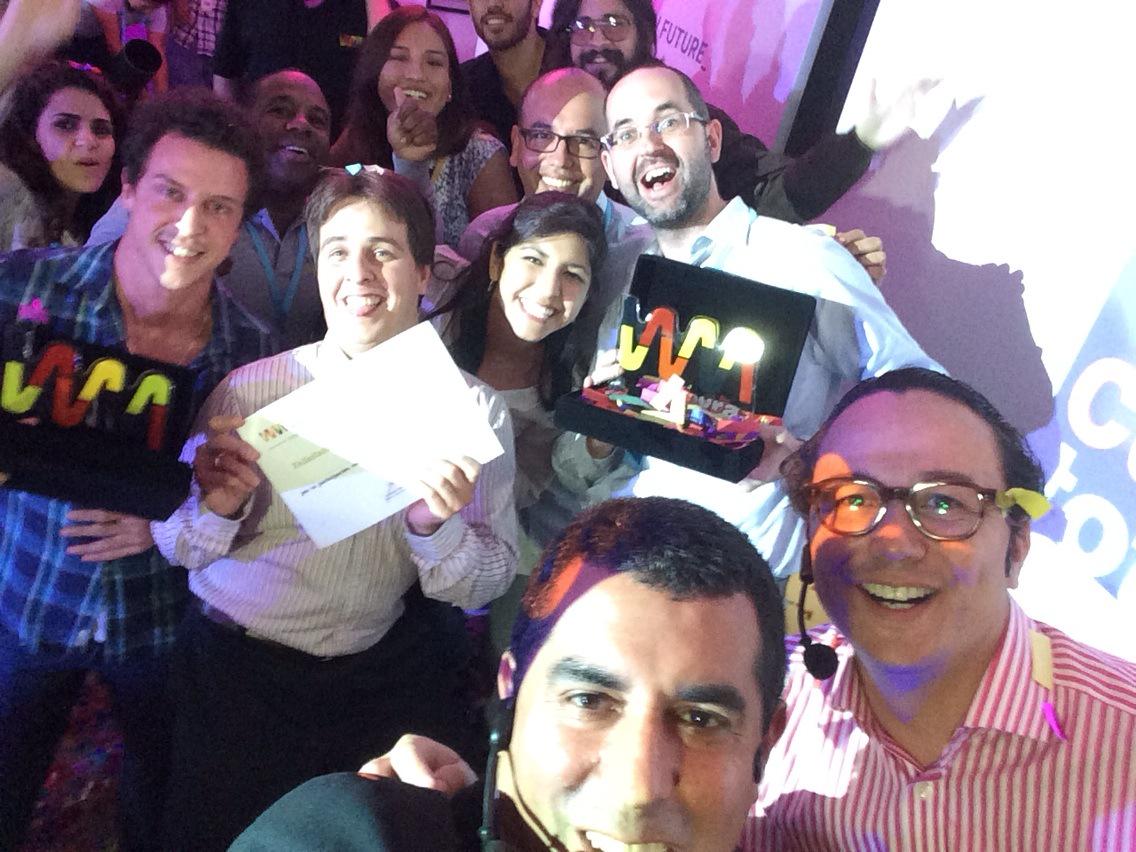 daneaksel_eth's tweet photo. Selfie con los seleccionados para cuarta promoción de @WayraPe #wsdpe14. A soñar en grande!! http://t.co/u9b9ecZUMt