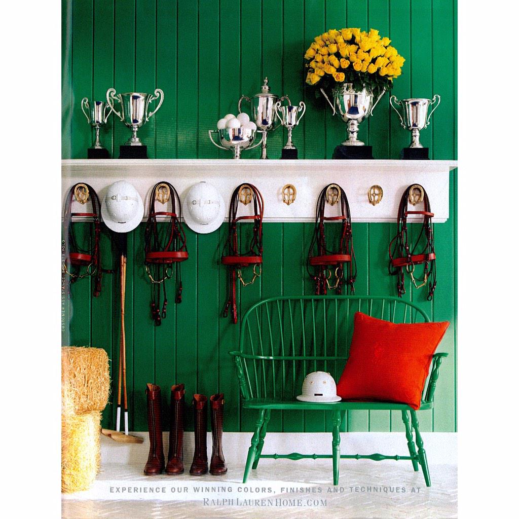 EqStylist's tweet photo. Holiday #equestrianstyle decorated to perfection! #inlove @RalphLauren http://t.co/JUpjAEvM4K