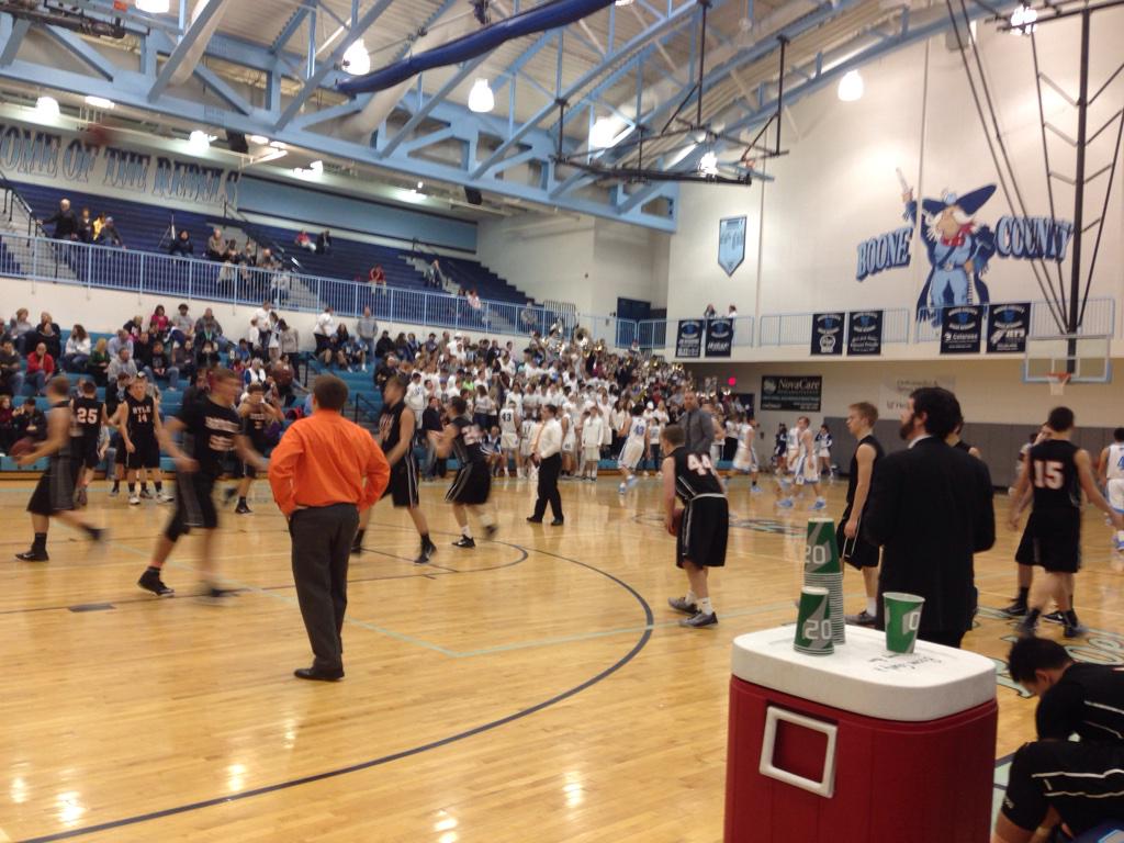 Halftime, Rebels lead the Raiders 32-29