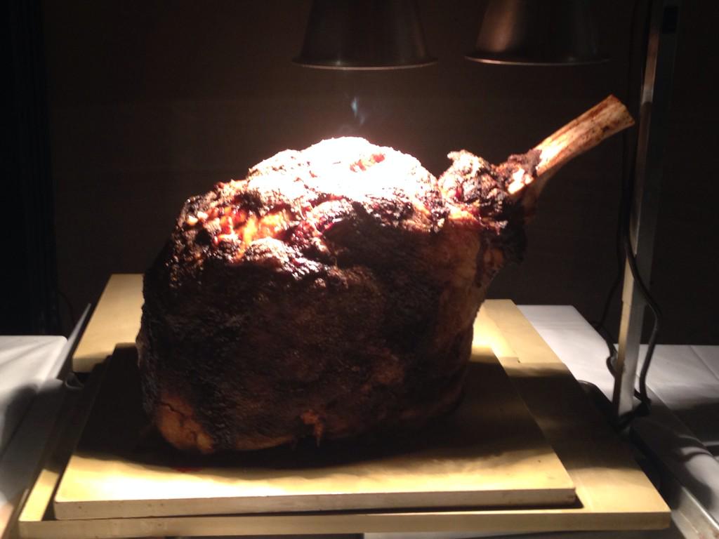 HartAgency's tweet image. The 100lb Prime Rib! @BobbyVansGrill #holymeat @FoodNetwork