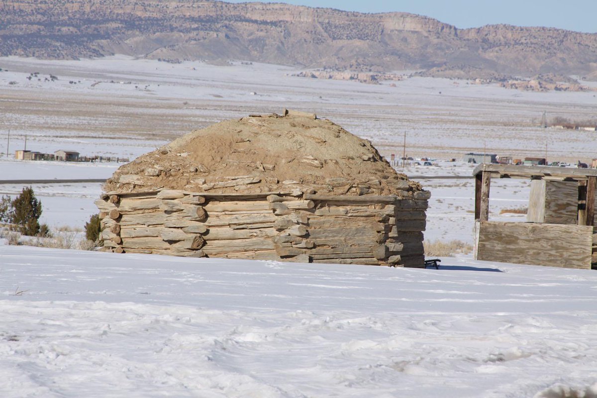 HomeDocumentary's tweet photo. High unemployment, low graduation rates, housing crisis
pls help #navajo http://t.co/IyQhmCcBta http://t.co/gkL8oL8Vlx