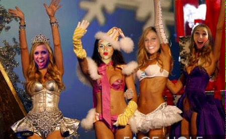 marty_in_theUSA's tweet photo. tbt to last fashion show #blessedwiththebest #OGAngels #whatsfood @kgordsss @clairespencee @MarissaZummo http://t.co/AJ8UVJ4WBu