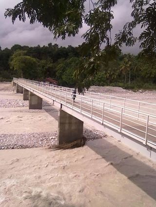 Camp_Perrin's tweet photo. Passerelle de la 3ème section de la commune de Camp-Perrin. @LaurentLamothe http://t.co/RkTqHKZcMI