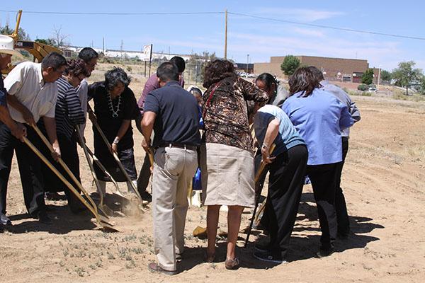 HomeDocumentary's tweet photo. .@nha breaking ground to build a community center #navajonation sign/support
 http://t.co/IyQhmCcBta http://t.co/i5nyrvyfNN