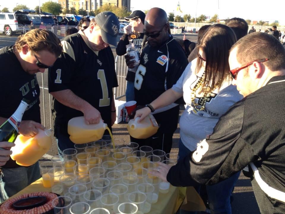 SKTailgate's tweet photo. We did THIS all the way out in Arizona - safe to say we're coming for you, @BitcoinBowl ! #ChargeOn #SaturdayKnights http://t.co/6E8SfXg8xn