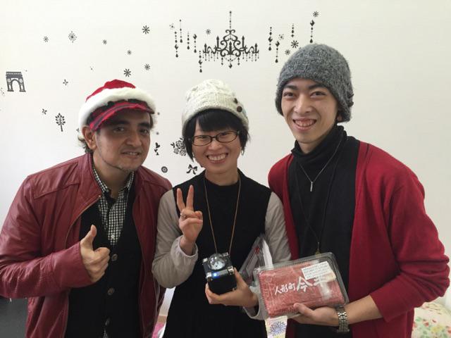 DJ_TARO's tweet photo. やったーー!無事DJサンタローサプライズのお届け間に合いました!ただ、今半のお肉(すき焼き用)少し予算オーバーしてしまいました!ww 許してください〜〜 #jwaveiam http://t.co/oInUuLffZb