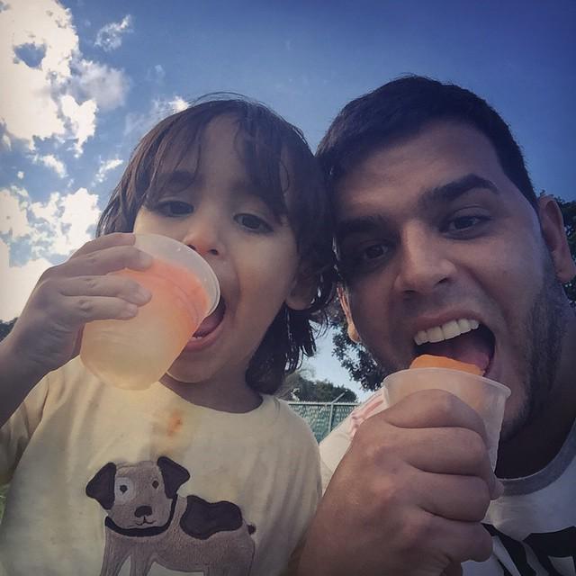 Hoy Comiendo Limber de Parcha ... Con mi hijo Gabriel Efrain en la ...