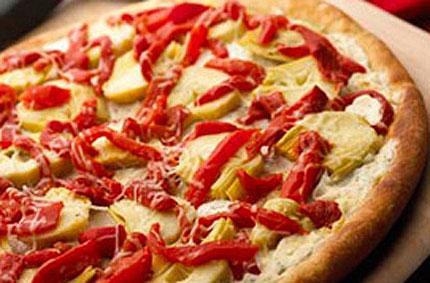 Celebrate the last #MeatlessMonday of 2014 with this yummy Mediterranean Pizza! bit.ly/1kyXpcv