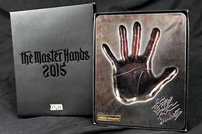 スティーヴ・ヴァイの指が6本ある。笑 RT: きょう発売のヤング・ギター