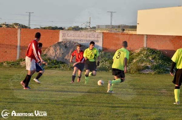 cdValdestillas's tweet photo. Partido viejas glorias 7/12/2014 (foto Alberto del Villar) http://t.co/mJfIjY5GPT
